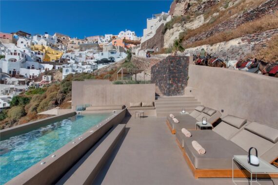 Old Castle Oia 4*