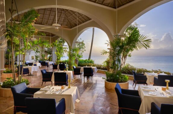 Fairmont Royal Pavilion 5*