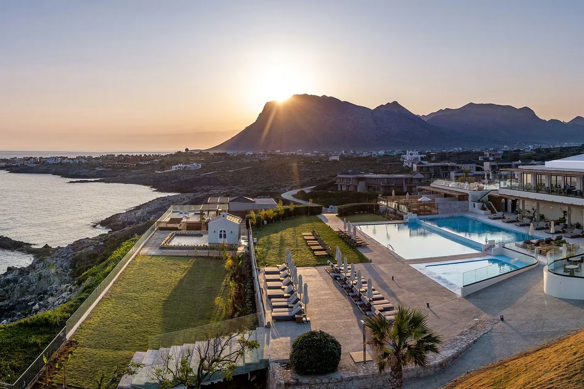 Aulus Chania Curio Collection by Hilton – Adults Only 5*