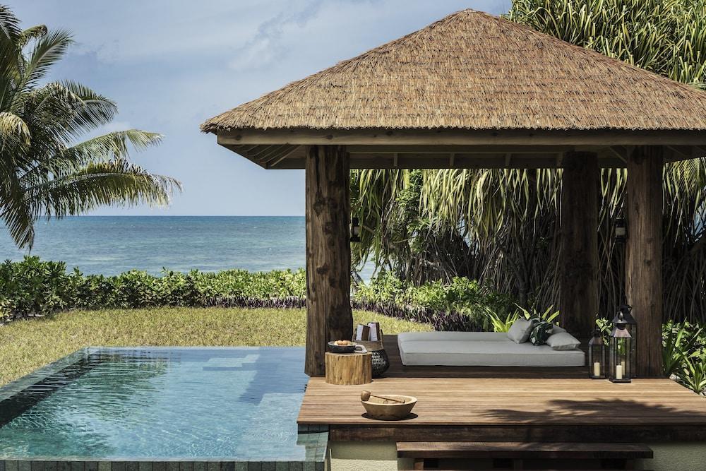 Four Seasons Resort Seychelles at Desroches Island 5*