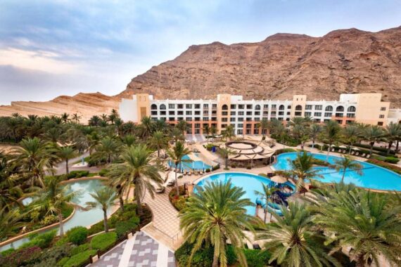 DoubleTree by Hilton Muscat Al Waha 5*