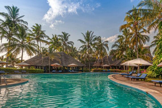 Breezes Beach Club 5*