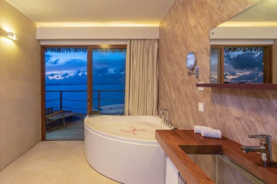 Cocoon Maldives 5*