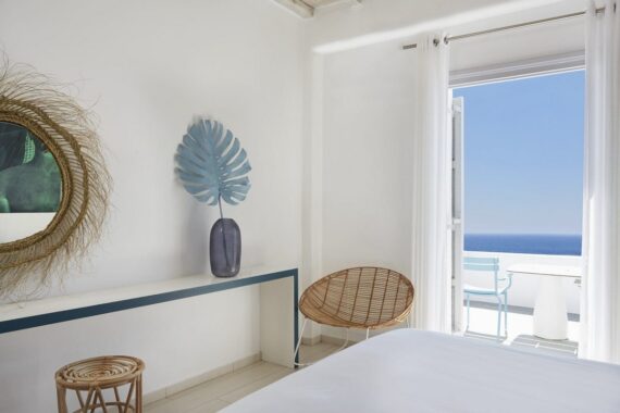 Kouros Hotel And Suites 5*
