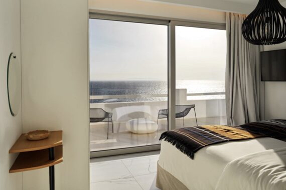 Kouros Hotel And Suites 5*