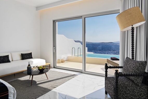 Kouros Hotel And Suites 5*