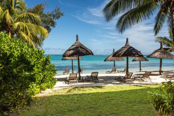 Paradis Beachcomber Golf Resort & Spa 5*