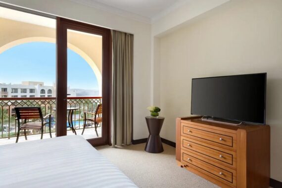 Hilton Muscat Al Bandar 5*