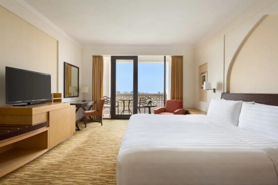 Hilton Muscat Al Bandar 5*