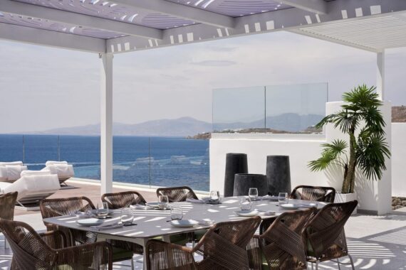Kouros Hotel And Suites 5*
