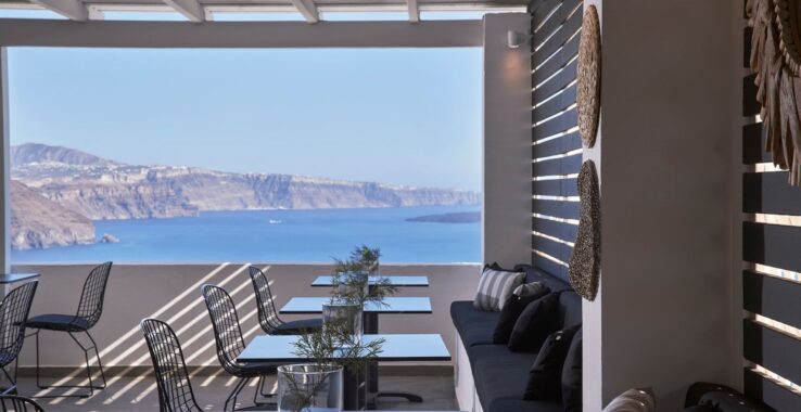 Mr. And Mrs. White Santorini 4*