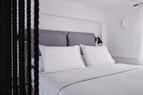 Mr. And Mrs. White Santorini 4*