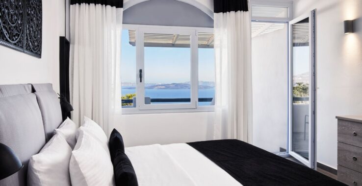 Mr. And Mrs. White Santorini 4*