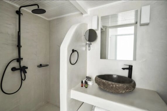 Mr. And Mrs. White Santorini 4*