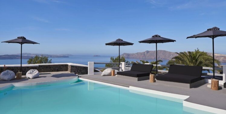 Mr. And Mrs. White Santorini 4*