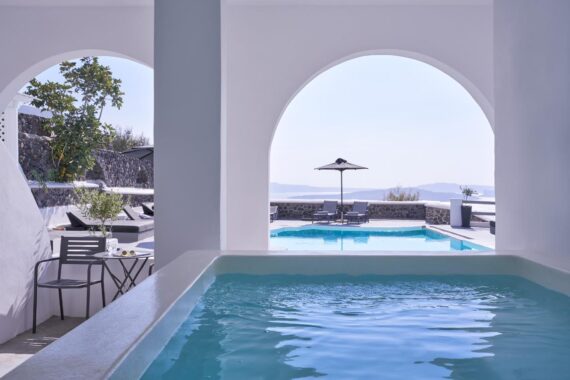 Mr. And Mrs. White Santorini 4*